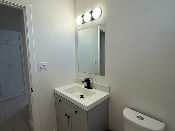 4th image of 4814 Harrison St #4814
