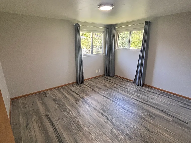 1013 Scott St — Photo 4