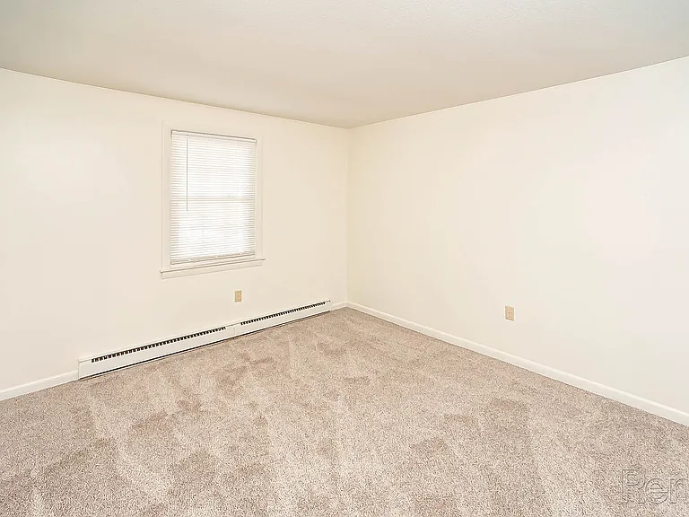 Ashley Arms Apartments — Photo 25