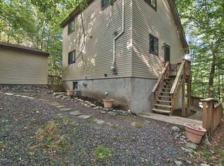 3900 Navaho Ln, Lake Ariel, PA 18436