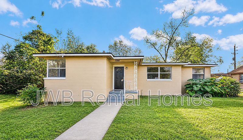 1st image of 1288 W 28th St