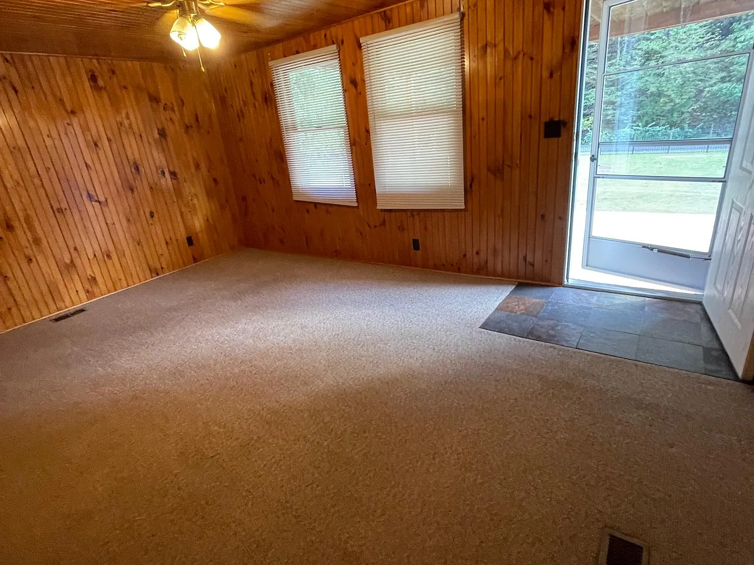 3 bed, 1200 sqft, $900 — Photo 4