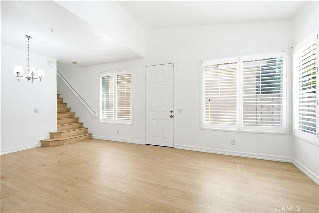 4 bed, 2.5 bath, 1367 sqft, $3,700 — Photo 4