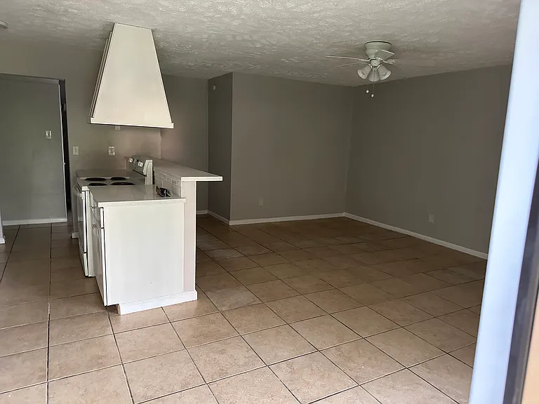 14419 Flair Dr — Photo 12