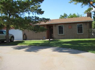 3010 Mountain View Dr, Carlsbad, NM 88220