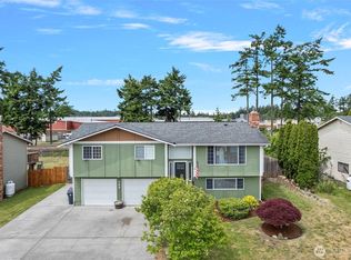 569 NW Fairhaven Dr, Oak Harbor, WA