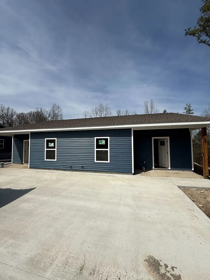 6 Janey Ct — Photo 1