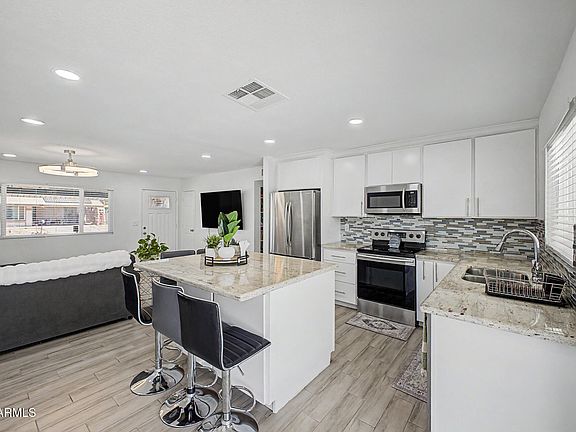 4th image of 18004 N 33RD Drive