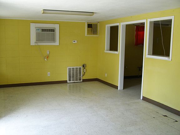 2nd image of 1224 Simmons St