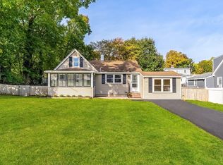 10 Corinne Pkwy, Middleboro, MA 02346