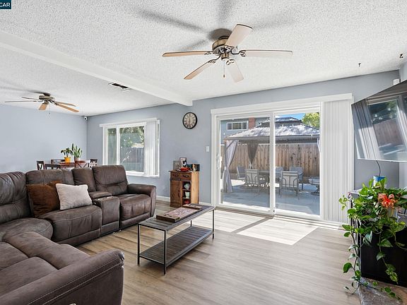 5th image of 2870 Seville Cir
