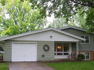 2208 Fairway Dr, Springfield, IL 62704