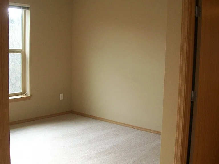 Mckenze Square Apartments — Photo 38