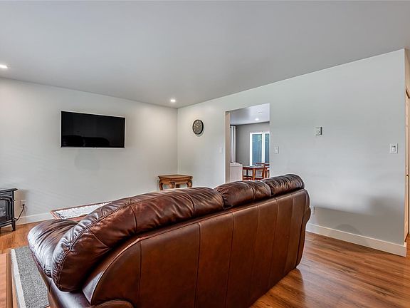 3rd image of 164 Crawford Rd