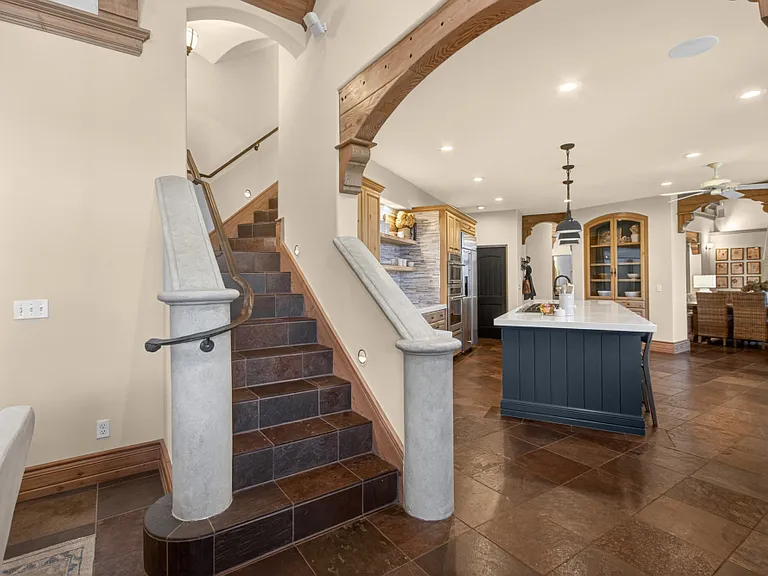 2375 Clubhouse Dr — Photo 45