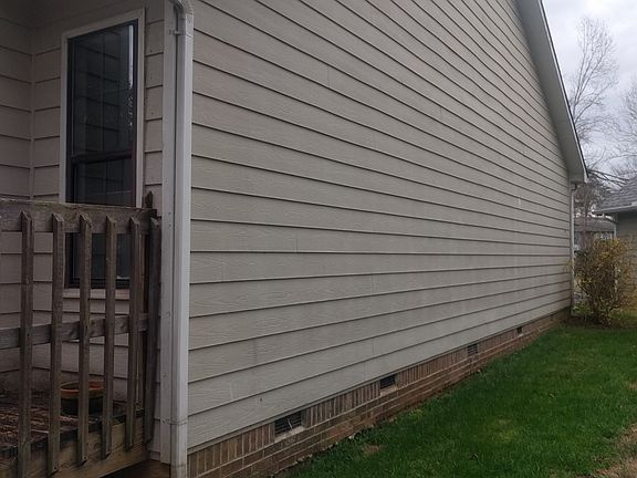 2nd image of 608 Idlewood Ln APT C