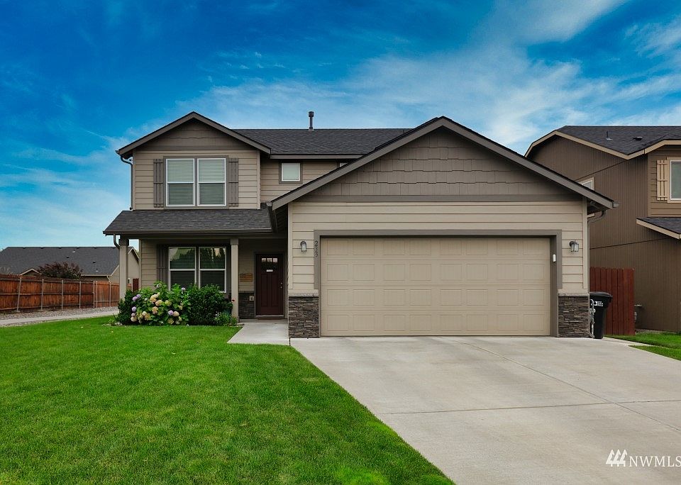 1st image of 233 Kokanee Dr