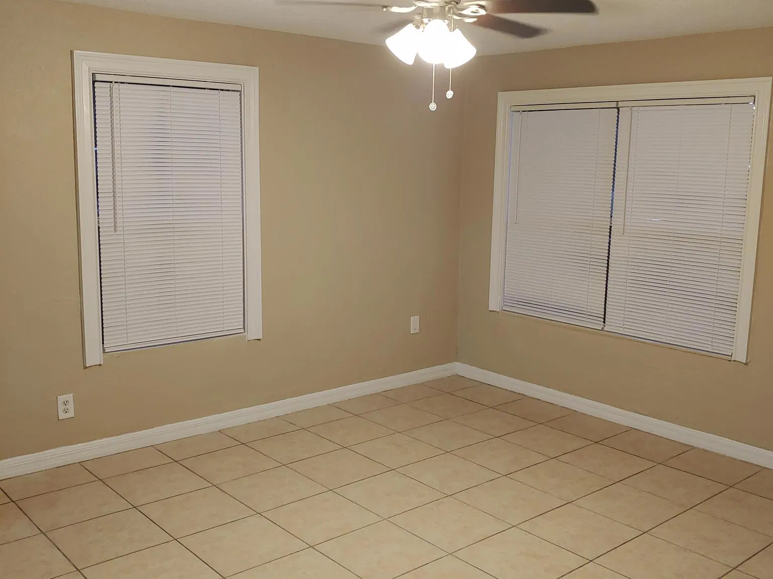 3 bed, 1600 sqft, $2,600 — Photo 2