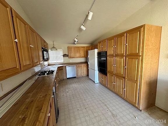4th image of 687-825 Linden Way