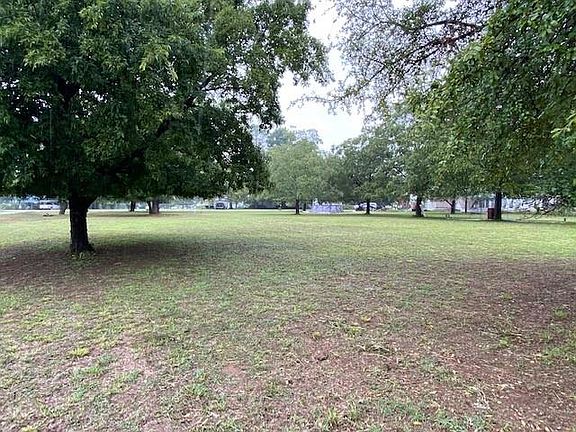 4th image of 233 Overstreet Dr