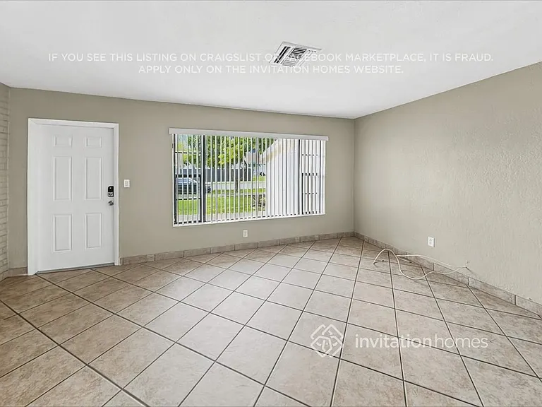 4511 SW 102nd Pl — Photo 4