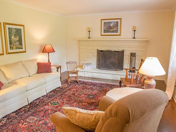 4th image of 1857 W Dublin Granville Rd