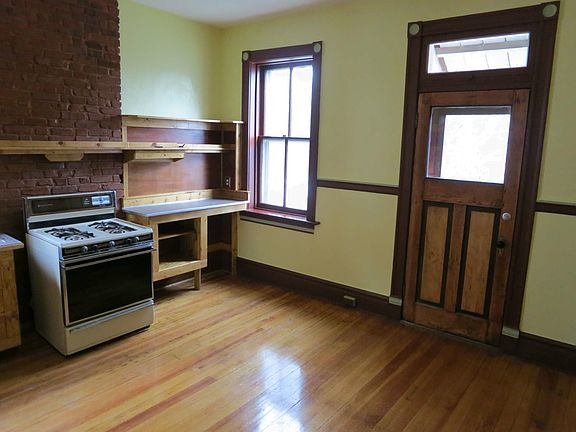 5th image of 2821 Shenandoah Ave #A