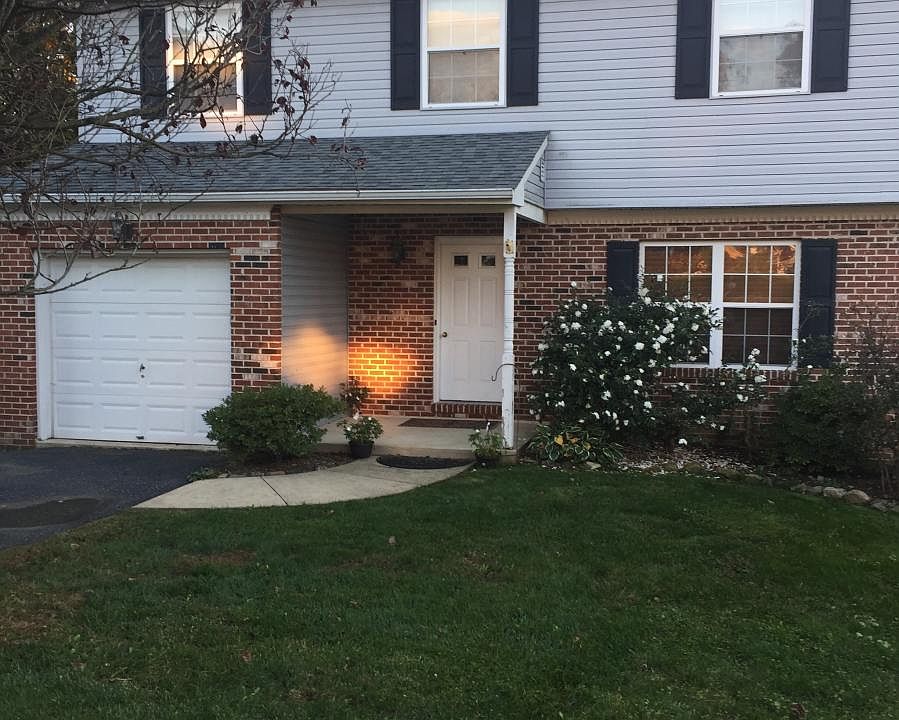 1st image of 4047 Yorktown Dr