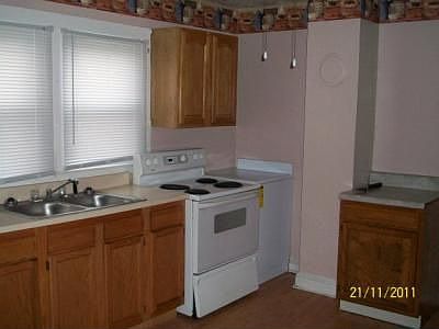 3rd image of 311 Stansbury St