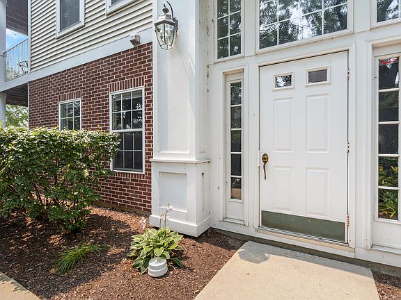 4th image of 3275 Stratford Ct Unit 2-C