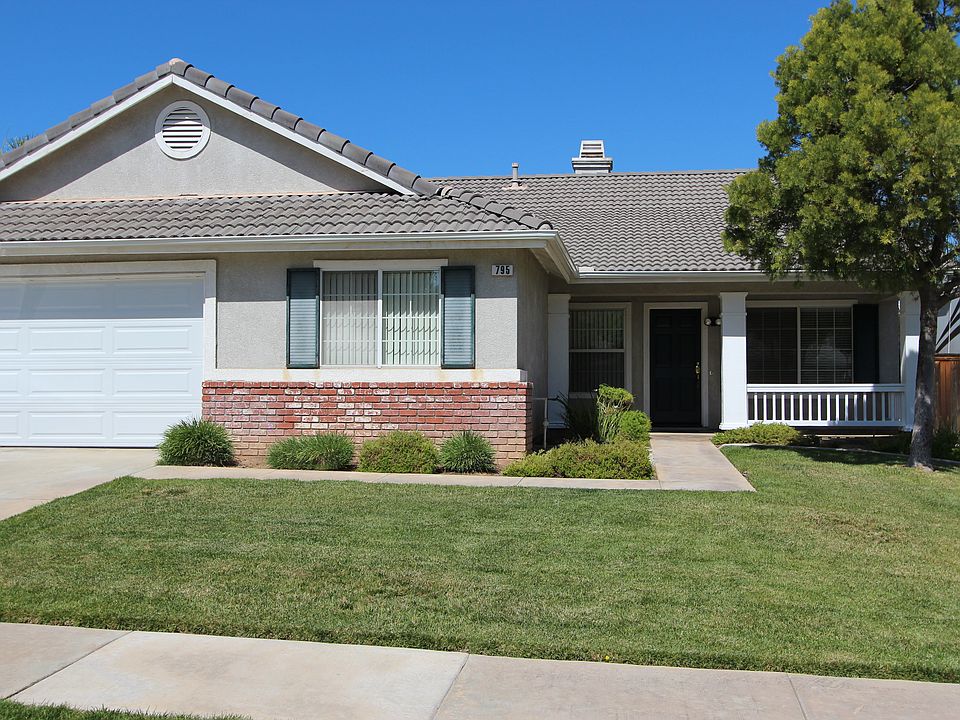 795 Redriver Way, Corona