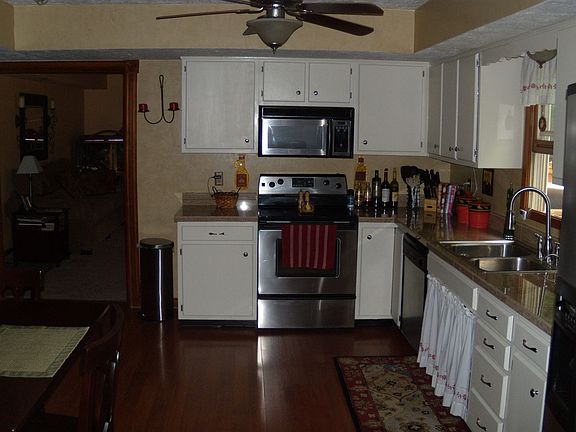 4th image of 606 Delray Dr