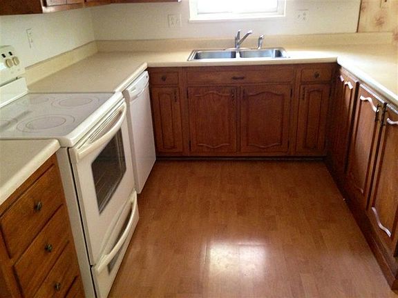 5th image of 5123 Dobbs Dr