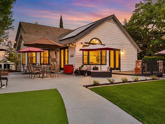 2nd image of 320 Gopher Flat Rd