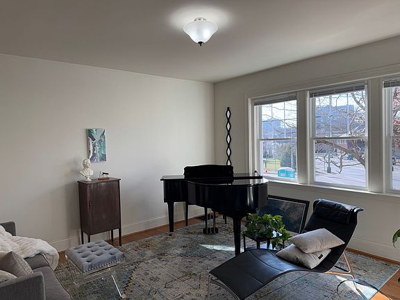 5th image of 3580 Burch Ave
