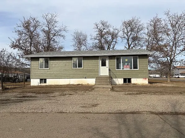 117 Lewis St, Miles City, MT 59301