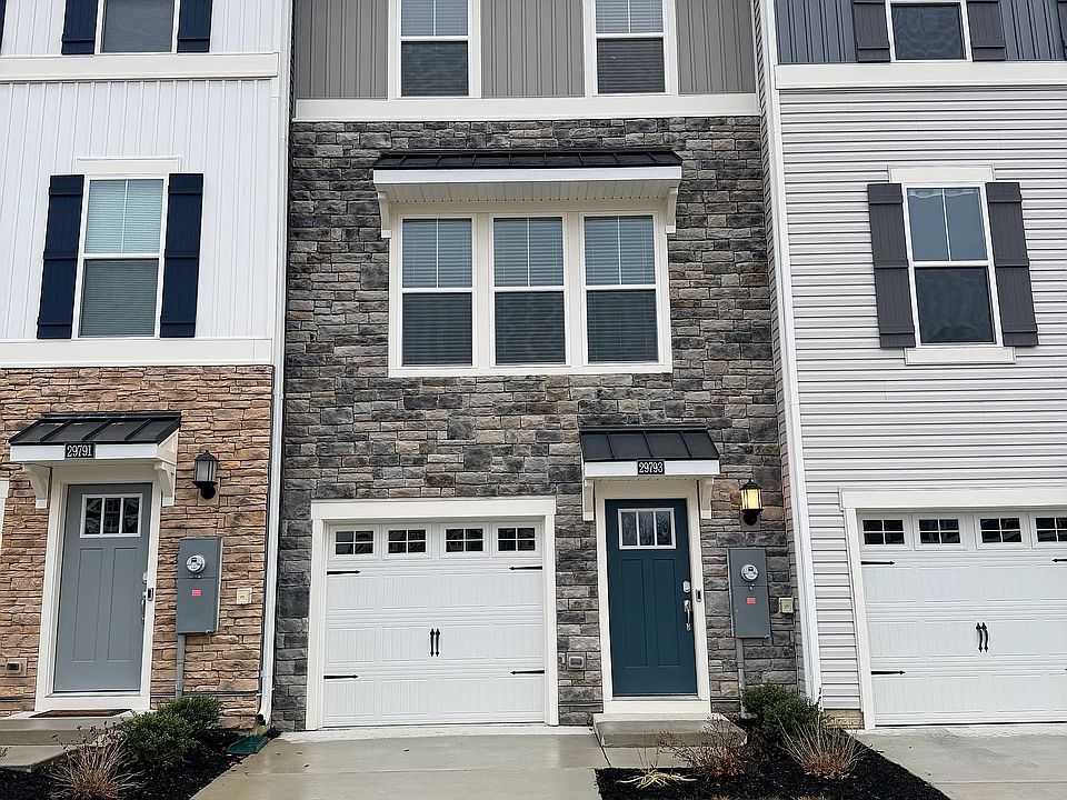 1st image of 29793 Oakwood Ln