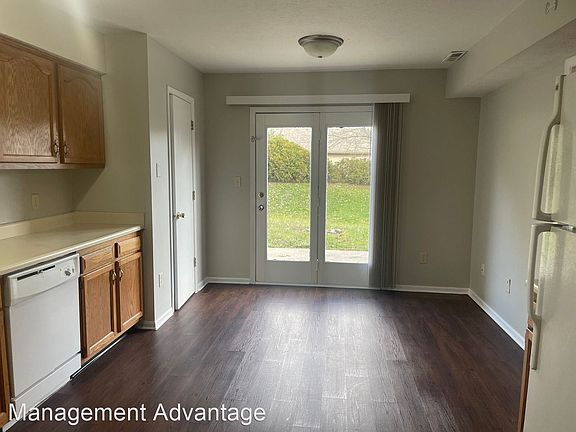5th image of 3611 Thornhill Cir E