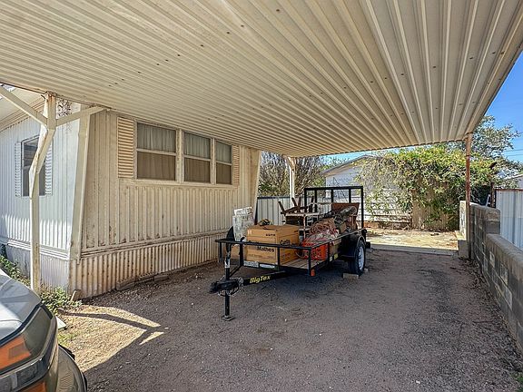 2nd image of 208 SW Avenue J