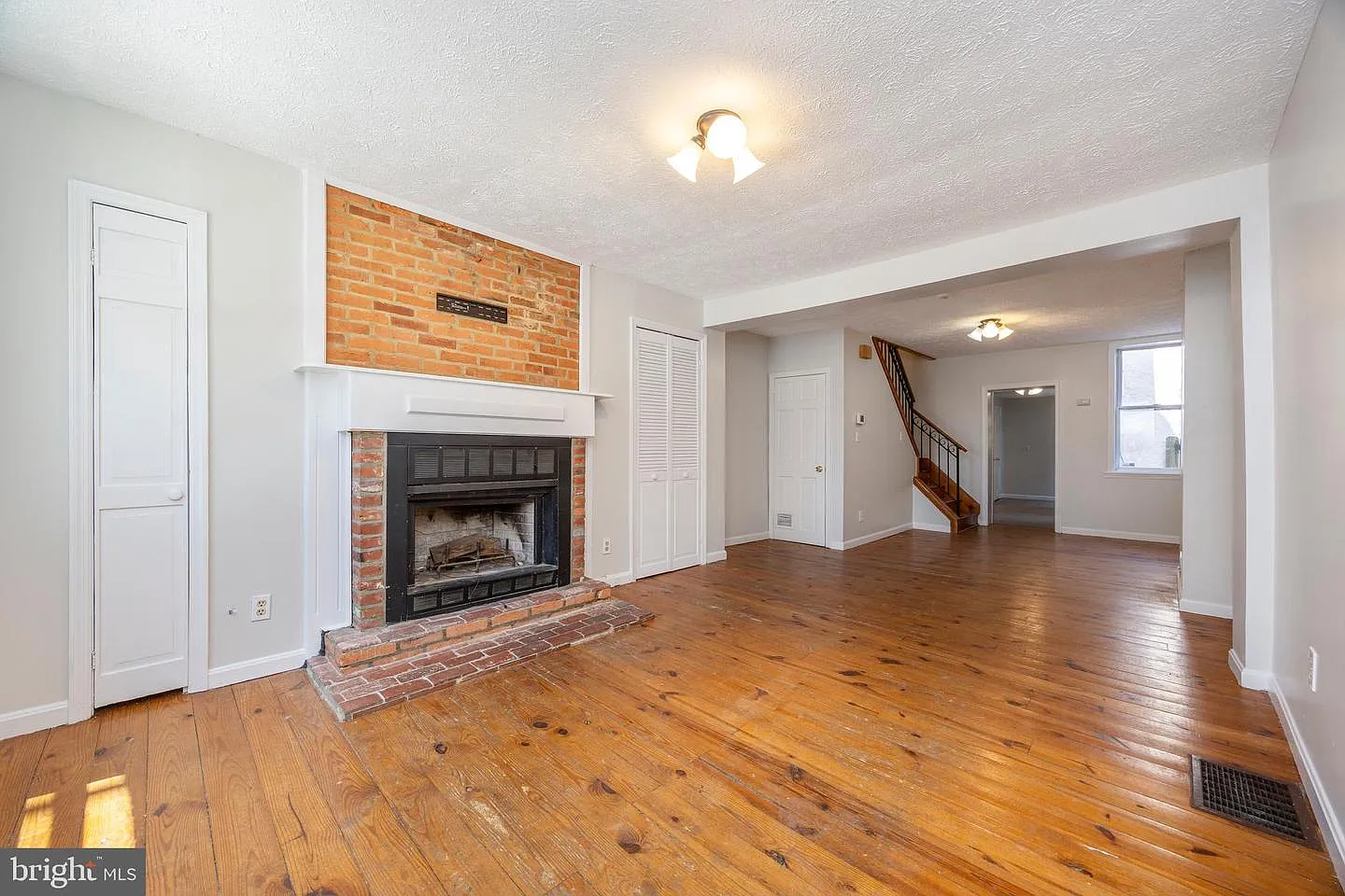 4 bed, 2168 sqft, $3,000 — Photo 3