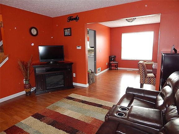 4th image of 1106 Banberry Ct