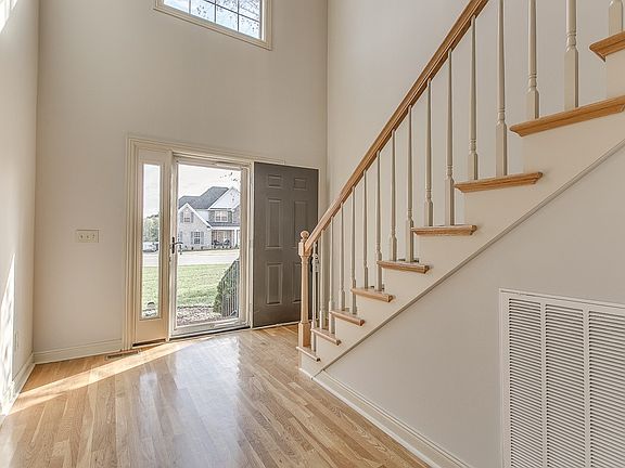 5th image of 2251 Westwood Dr