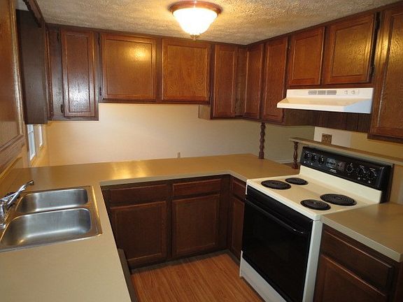 2nd image of 1251 Colonial Dr