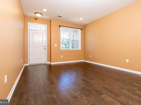 4th image of 3 Cannon Dr