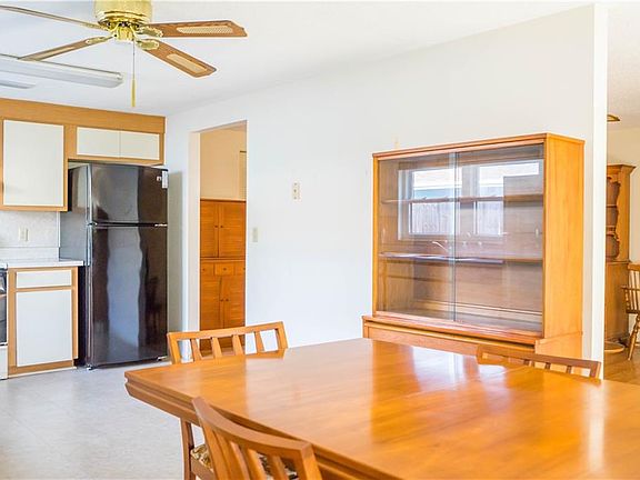 5th image of 6810 Fountain Ave