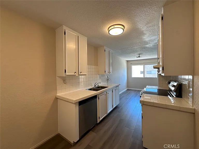 2386 E Del Mar Blvd #203 — Photo 16