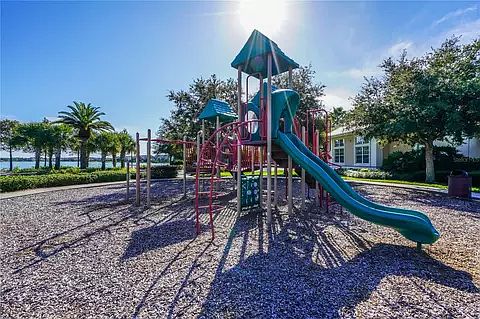 5th image of 563 Juniper Springs Dr