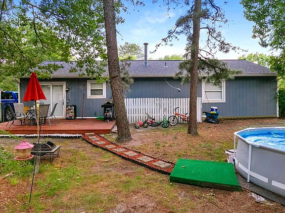 4th image of 22 Wildgeese Cir