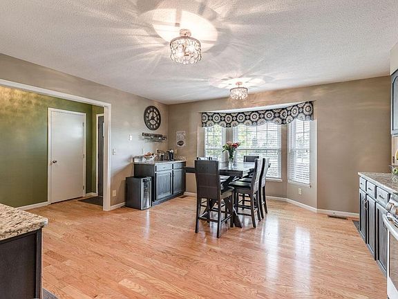 5th image of 3002 Grassy Bend Dr