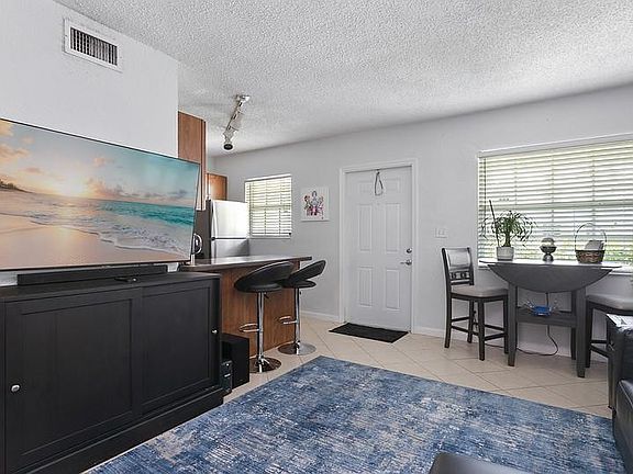5th image of 2660 NE 8th Avenue #105